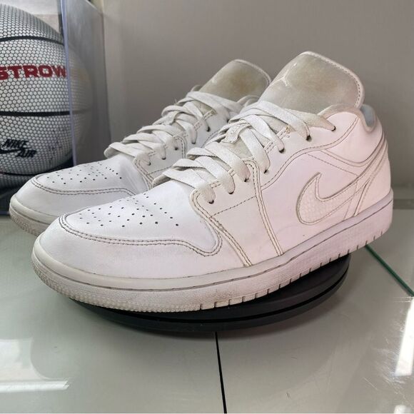🔁 Wmns Air Jordan 1 Low 'Triple White' - Womens 11 - Picture 1 of 12